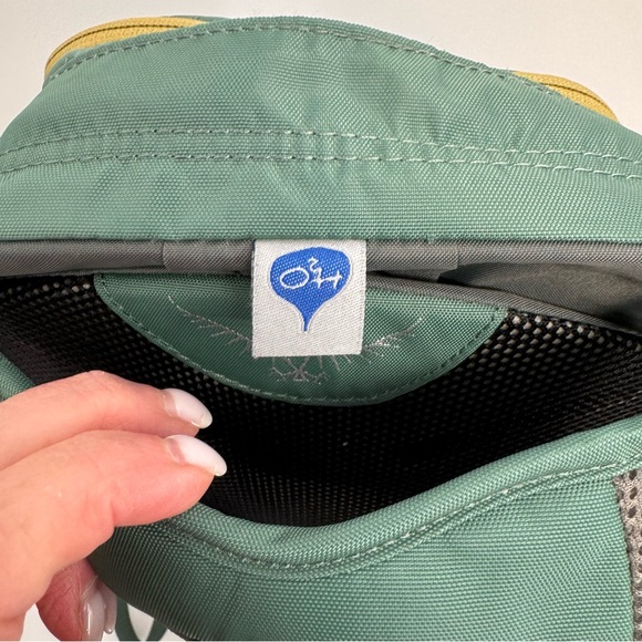 Osprey Daylight Duffle Hiking Backpack Green Unisex - Picture 5 of 13